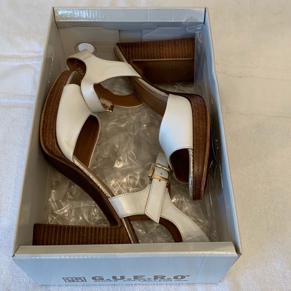 Sandals - Picture 4 of 5